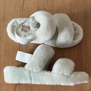 UGG Fluff Yeah platform sandal slippers, light blue, size 7